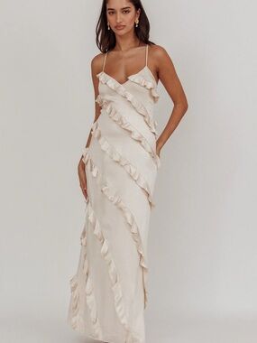Selfie Leslie- Arrabel Ruffle Trim Maxi Dress Champagne